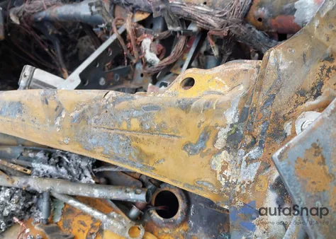 2014 Nissan Pathfinder Hybrid Platinum z USA, uszkodzony, nr VIN 5N1CR2MM4EC638247